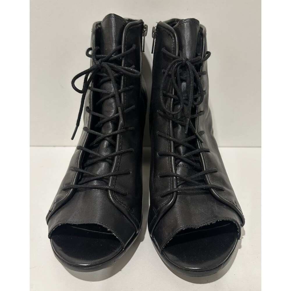 Steve Madden Neela women size 10 B black leather laces detail dress heel sandals